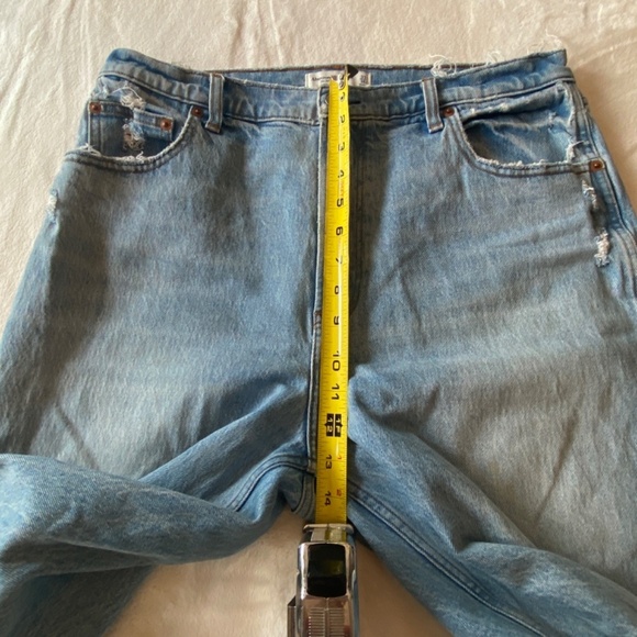 Abercrombie & Fitch The 90's Straight Ultra High Rise distressed 16972 - Picture 9 of 15